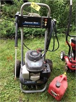 Power lawn equipment