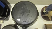 GRISWOLD #8 IRON SKILLET