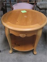 Cute Light Wood Round Table
