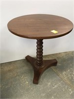 Oak round table