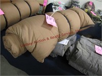 38X81 Sleeping bag w/ carry handle