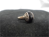 Sterling Silver ring w / black onyx stone