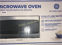 GE 1,1 CU FT MICROWAVE OVEN $169 RETAIL