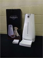 Hoison Pet care robot.  Automatic pet feeder.