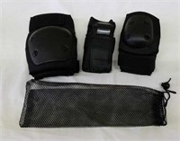 Set of elbow, wrist and knee pads