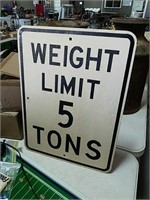 Weight limit 5 tons road sign