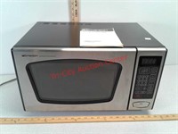 Emerson 900 watt microwave oven