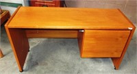 11 - SOLID WOOD DESK WITH KEY