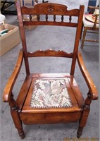 11 - OLD VINTAGE CHAIR  (CHAMBER POT)