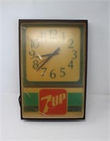 Vintage electric 7 UP Clock.
