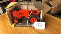 John Deer 1947 Model  MI Tractor 1/816 scale