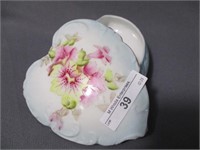 Early Years RS Prussia 5" hand painted Heart box.