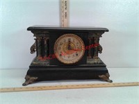Vintage ornate mantle clock