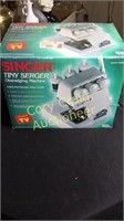 Singer Tiny Serger Overedging Machine