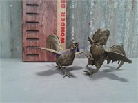2 metal chickens, 4" and 5" tall