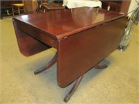 Drop leaf Duncan Phyfe table