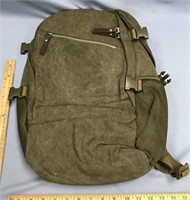 Army green canvas backpack, brand new       (h 199