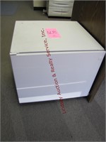 Metal storage cabinet 22"x21"x19"