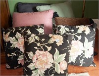 Pillows, Decorative (7)