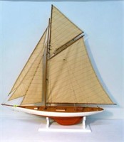 LARGE AND FINE MODEL OF SAILBOAT