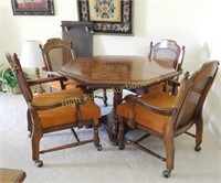 Dining / Game Table w/4-Chairs & 1-Leaf