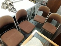 4 folding padded chairs