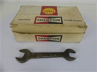 10 SHELL CHAMPION SPARK PLUGS & FORD WRENCH