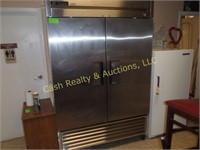 TRUE 2 DOOR REFRIGERATOR