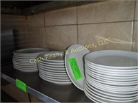 LOT OF ROUND PLATES & PLATTERS