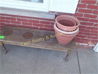 TABLE & PLANTERS