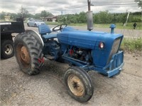 Ford 4000 Tractor / Gas
