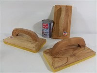 3 blocs à poncer en bois - Wooden sanding blocs