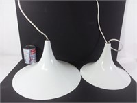 2 lampes suspendues - Pendant lamps