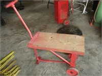 small cart-has 2 wheels on back