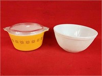 Two Vintage Pyrex Dishes