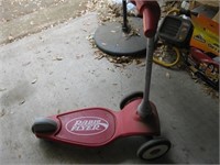 Childs 3 wheel scooter
