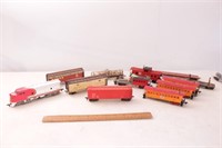 Assorted HO Scale Crate & passenger train 12pc