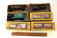 Group of HO Scale Railroad Cars