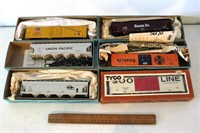 Group of HO Scale Railroad Cars