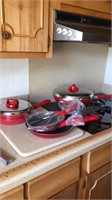 T-FAL 5 pc cookware- red