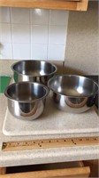 4  Stainless steel bowls