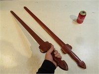 2 sabres de TAI CHI droit en bois