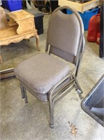 Set of 4 padded stacking chairs