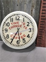 A & P Coffee round clock, battery powered