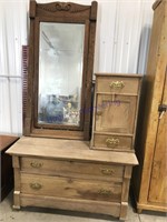 Dresser w/ tilt mirror and hat box