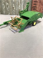 John Deere No. 12A pull-type combine toy