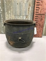 Cast iron 3-legged bulge pot, 11" across top