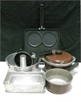 VNTG Home Cooking/Baking Pans, Pots & More
