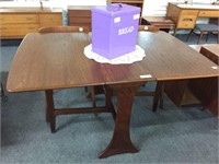 MID CENTURY DROP LEAF DINING TABLE