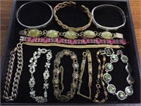 SELECTION OF 12 VINTAGE BRACELETS